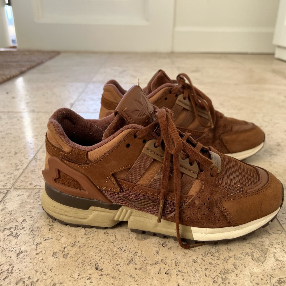 Adidas Torsion Brown sneakers with Suede accents